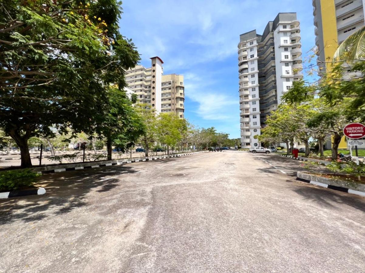 Maya Apartment Bay View Villas Петалинг Джая Екстериор снимка
