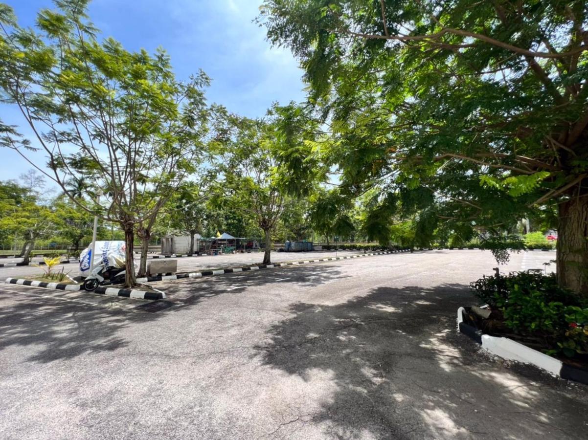 Maya Apartment Bay View Villas Петалинг Джая Екстериор снимка