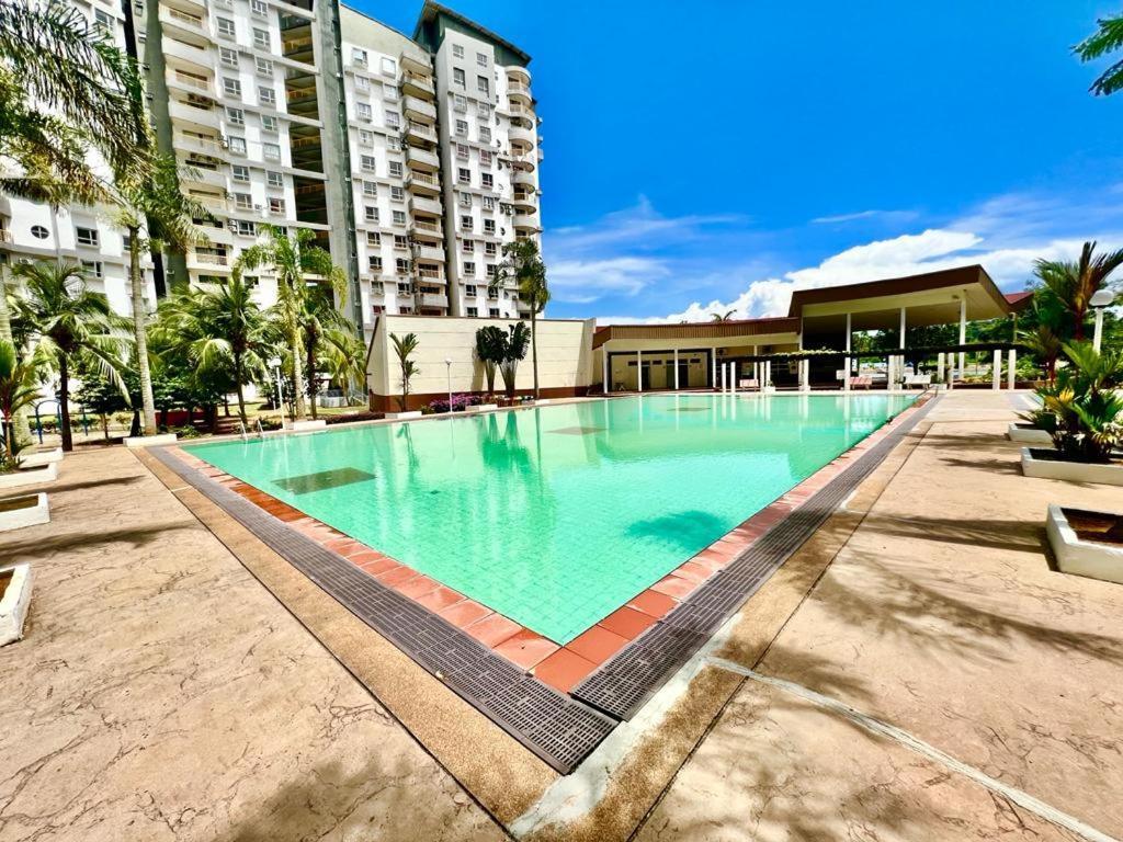 Maya Apartment Bay View Villas Петалинг Джая Екстериор снимка