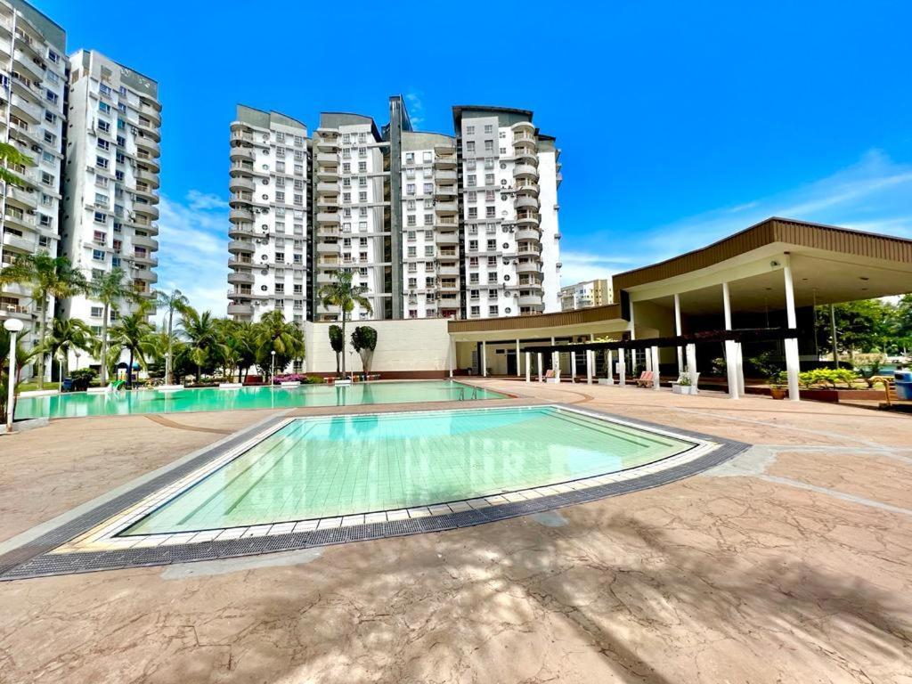 Maya Apartment Bay View Villas Петалинг Джая Екстериор снимка